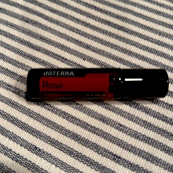 Doterra Rose Touch Oil. 10ml Full but opened to smell - Picture 1 of 1